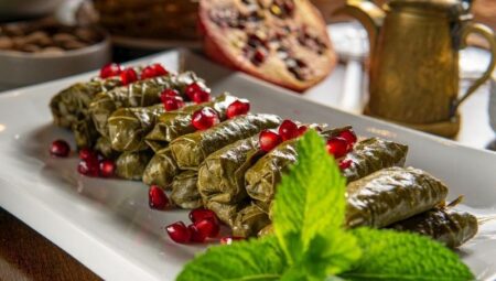 Narlı Bademli Yaprak Sarma Tanımı